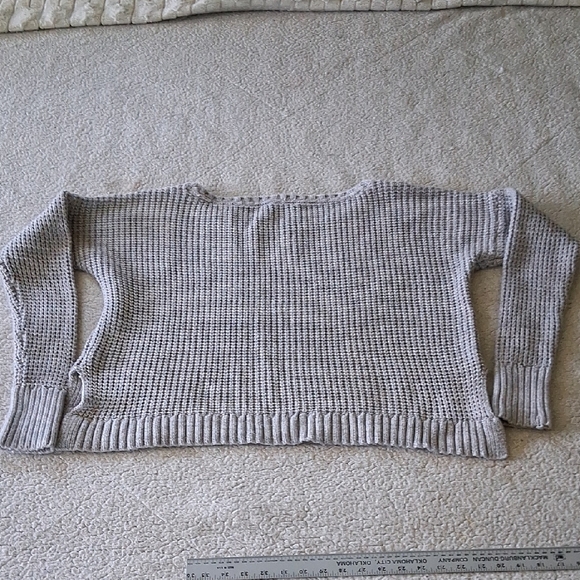 Victoria's Secret Light Gray Women's Sweater - Picture 6 of 6